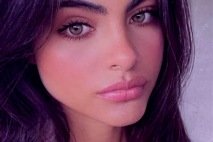 Ella, 31, a brunette blue-eyed indian companion based in Bajingjowo. Offering Girlfriend Experience, GFE, Striptease, 69. Available for incall and outcall, o...