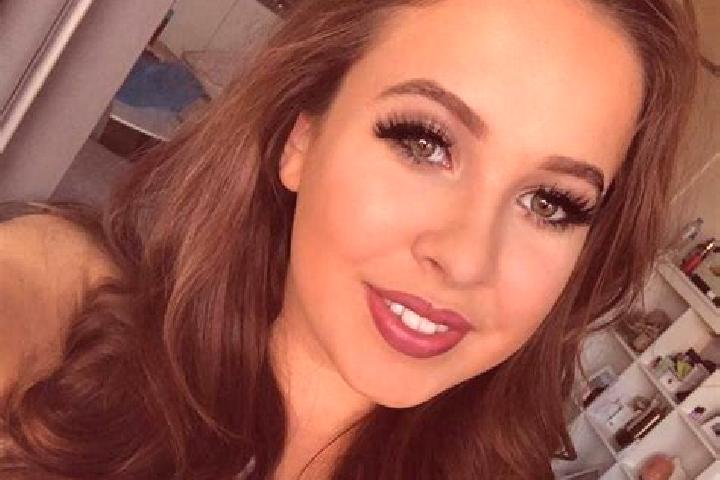 Ella, 31, a red green-eyed european companion based in Hausen / Heisch. Offering Party Girl, Fetish, 69, Deep French Kissing. Available for incall and outcal...