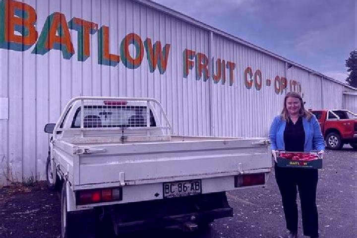 Ella, 31 — Escort in Batlow, Australia