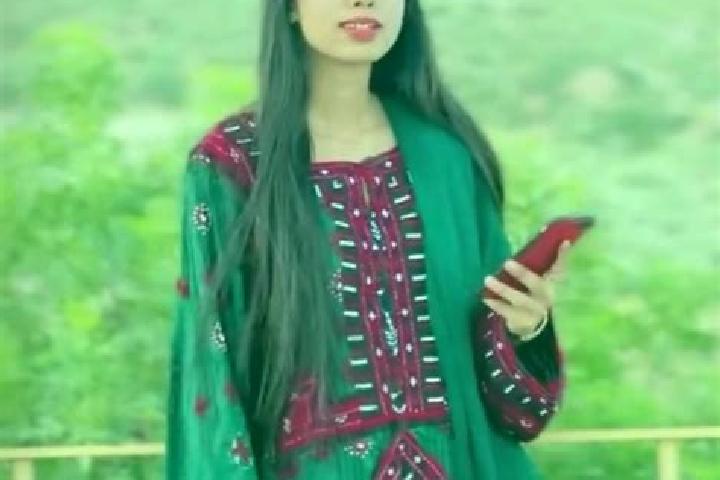 Ella, 31 — Escort in Baz Kia Gurab, Iran