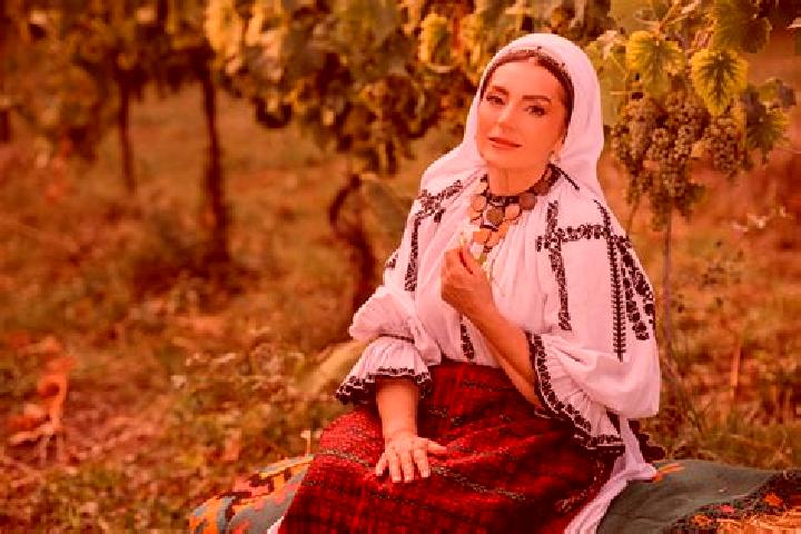 Ella, 31 — Escort in Dochia, Romania