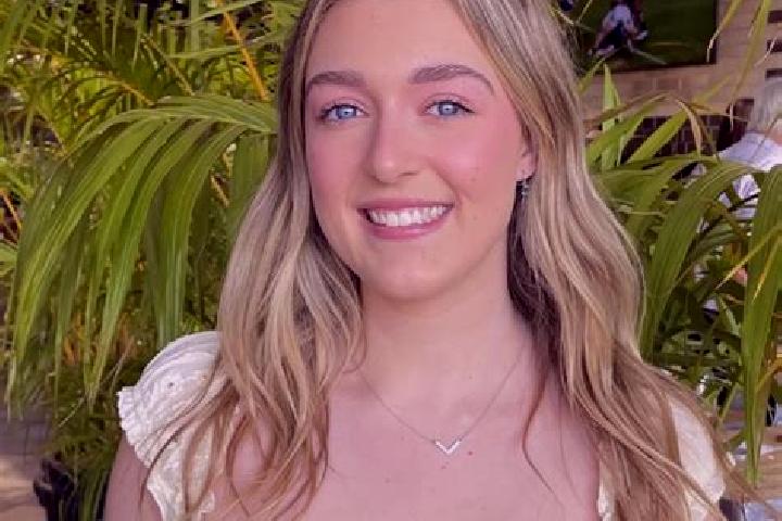 Ella, 31 — Escort in Holt, Australia