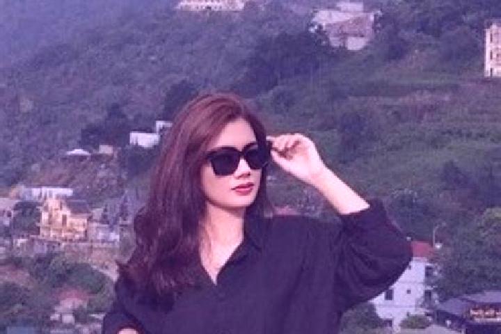 Ella, 31 — Escort in Sirod, France