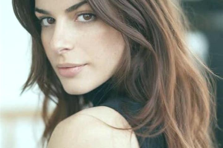 Ella, 32, a auburn brown-eyed caribbean companion based in Isques. Offering CIM, Overnight, Couples, 69. Available for incall and outcall, day and evening da...