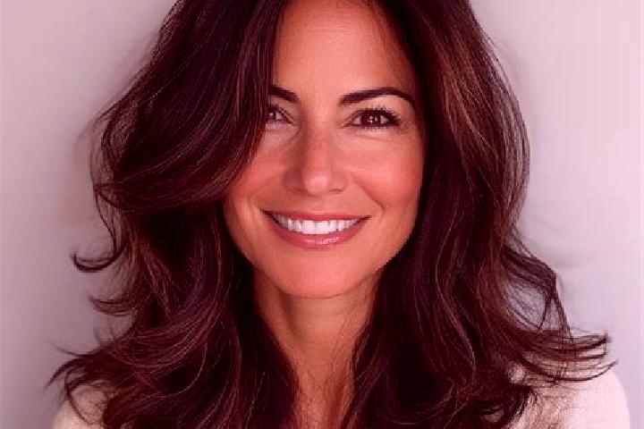 Ella, 32, a brunette grey-eyed middle eastern companion based in Great Ness. Offering Overnight, A-Level, Prostate Massage, Fetish, Massage. Available for in...