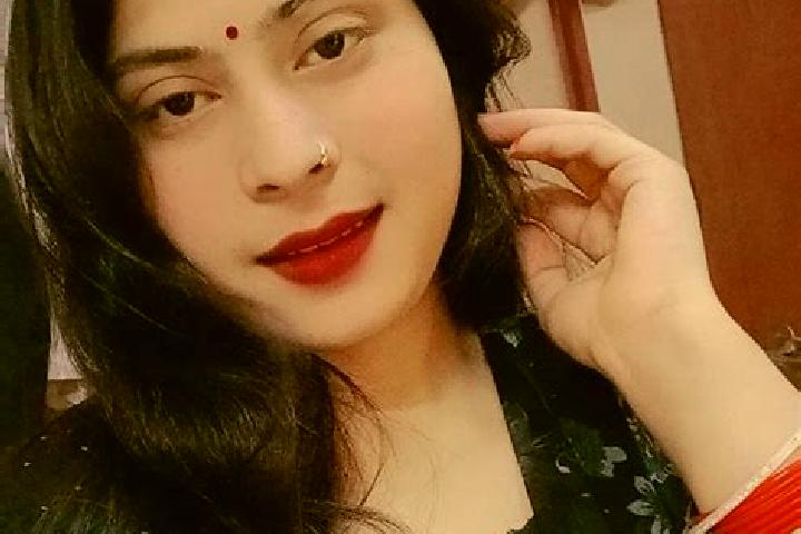 Ella, 32 — Escort in Kampil, India