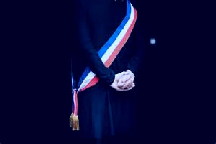 Ella, 32 — Escort in La Montagne, France