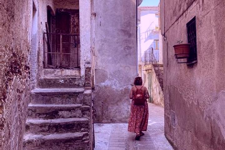 Ella, 32 — Escort in Roggiano Gravina, Italy