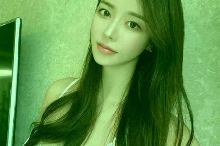 Ella, 32 — Escort in Weizheng, China