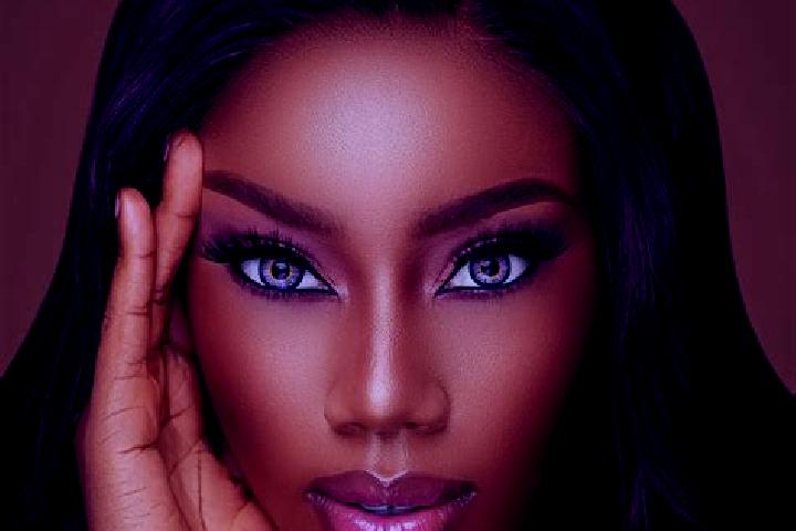 Ella, 33, a auburn blue-eyed ebony companion based in Carvoeiro. Offering Girlfriend Experience, Massage, Dinner Date. Available for incall and outcall, day ...
