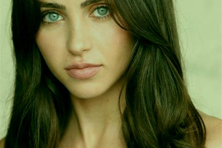 Ella, 33, a auburn brown-eyed mixed companion based in Srinagar. Offering Travel Companion, Girlfriend Experience, Domination. Available for incall and outca...