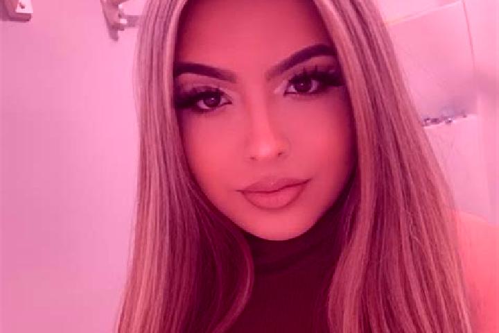 Ella, 33, a blonde brown-eyed latina companion based in Bunk Foss. Offering Girlfriend Experience, Travel Companion, Couples, Massage. Available for incall a...