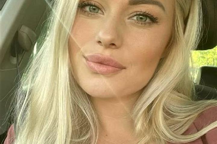 Ella, 33, a blonde hazel-eyed ebony companion based in Olanu. Offering Deep French Kissing, Couples, Massage, Travel Companion. Available for incall and outc...