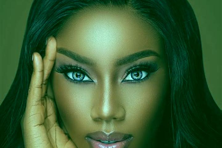 Ella, 33, a red blue-eyed ebony companion based in Santo Tome. Offering Roleplay, Striptease, Massage. Available for incall and outcall, overnight bookings a...