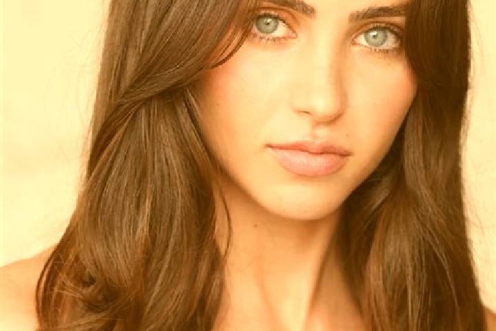 Ella, 33, a red grey-eyed latina companion based in Guhrow. Offering Tantra, BDSM. Available for incall and outcall, overnight bookings available.