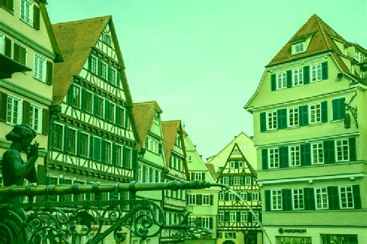 Ella, 33 — Escort in Tuebingen, Germany