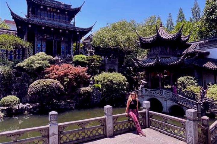 Ella, 33 — Escort in Xueyan, China