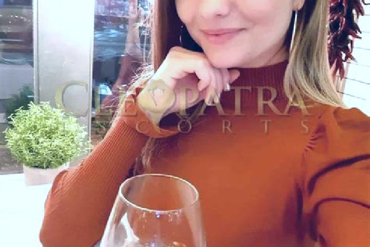 Ella, 34, a auburn dark-eyed caribbean companion based in Francisco Martinez Gaytan. Offering CIM, Party Girl, Massage, OWO, Dinner Date. Available for incal...