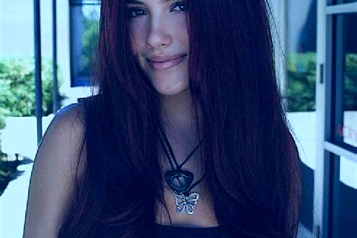 Ella, 34, a auburn dark-eyed caucasian companion based in Samango. Offering Overnight, GFE. Available for incall and outcall, overnight bookings available.