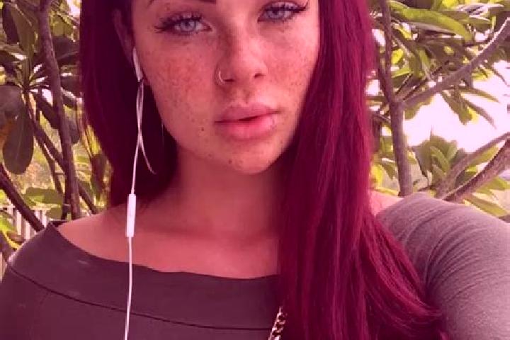 Ella, 34, a auburn grey-eyed caucasian companion based in Police nad Metuji. Offering BDSM, Prostate Massage, Girlfriend Experience. Available for incall and...