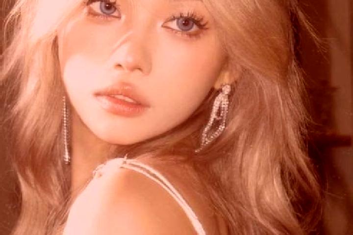 Ella, 34, a blonde amber-eyed asian companion based in King William Estates. Offering Fetish, Deep French Kissing, Travel Companion, Domination. Available fo...