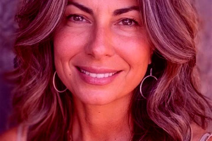 Ella, 34, a brunette grey-eyed mixed companion based in Sarulesti-Gara. Offering Travel Companion, Deep French Kissing, A-Level, Striptease. Available for in...
