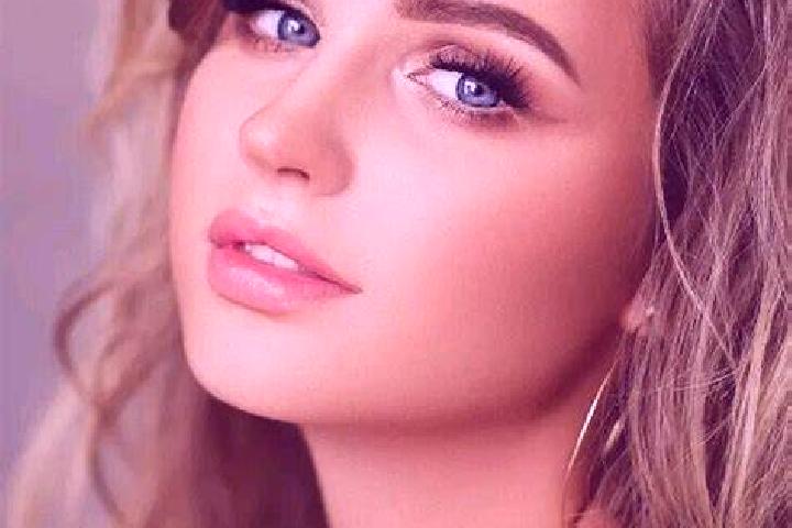 Ella, 34, a dark blonde blue-eyed slavic companion based in Holzsussra. Offering Party Girl, Tantra, 69. Available for incall and outcall, day and evening da...