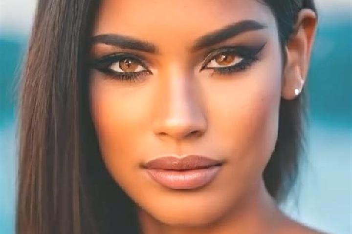 Ella, 34, a dark blonde grey-eyed latina companion based in Pangani. Offering BDSM, Couples, Party Girl. Available for incall and outcall, day and evening da...