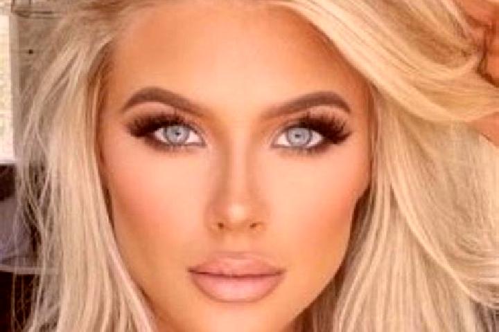 Ella, 34, a platinum blonde green-eyed slavic companion based in Saeter. Offering Couples, Erotic Massage, Travel Companion, Deep French Kissing. Available f...