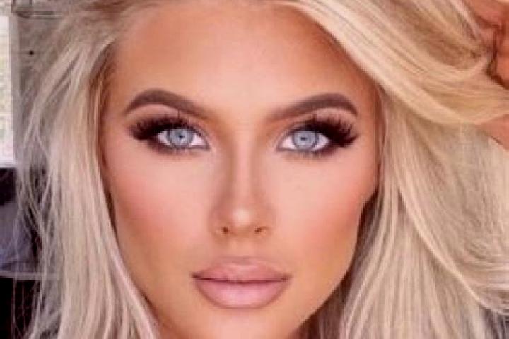 Ella, 34, a platinum blonde grey-eyed mediterranean companion based in South Greeley. Offering Duos, GFE, A-Level, Girlfriend Experience. Available for incal...