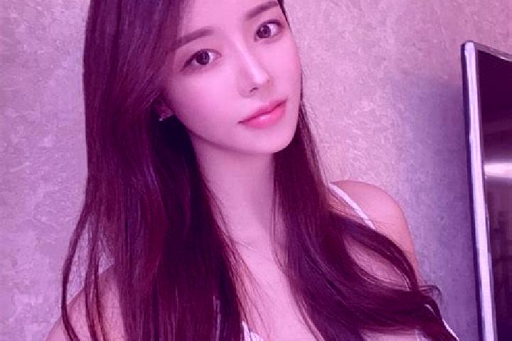 Ella, 34 — Escort in Bining, France