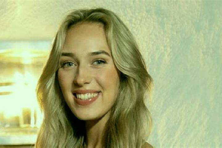 Ella, 34 — Escort in Norges-la-Ville, France