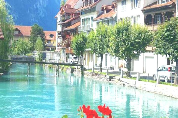 Ella, 34 — Escort in Termen, Switzerland