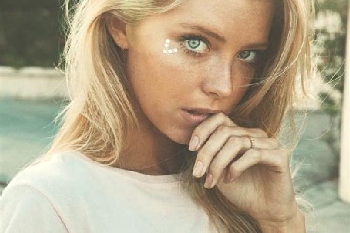 Ella, 35, a blonde blue-eyed caribbean companion based in Bad Hoenningen. Offering Travel Companion, Roleplay, A-Level, Overnight. Available for incall and o...