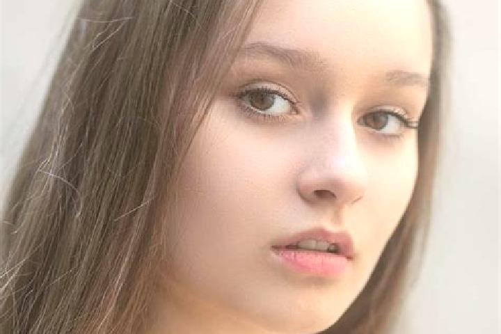 Ella, 35, a dark blonde amber-eyed european companion based in Kosice. Offering CIM, Girlfriend Experience, Roleplay, Duos. Available for incall and outcall,...