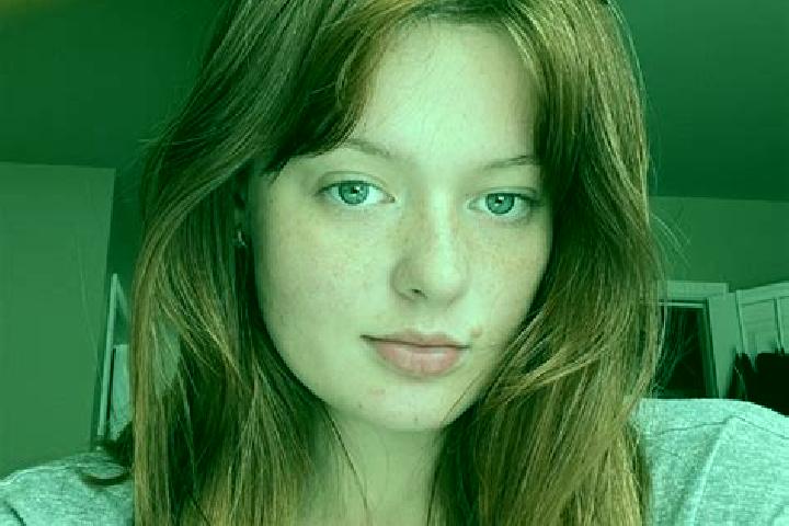 Ella, 35, a red grey-eyed latina companion based in Tolstopal tsevo. Offering Roleplay, Deep French Kissing, CIM. Available for incall and outcall, overnight...