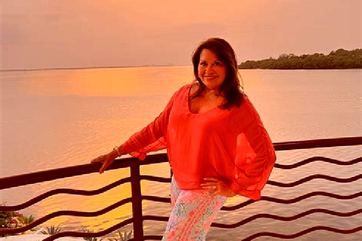 Ella, 35 — Escort in Brightwaters, Australia