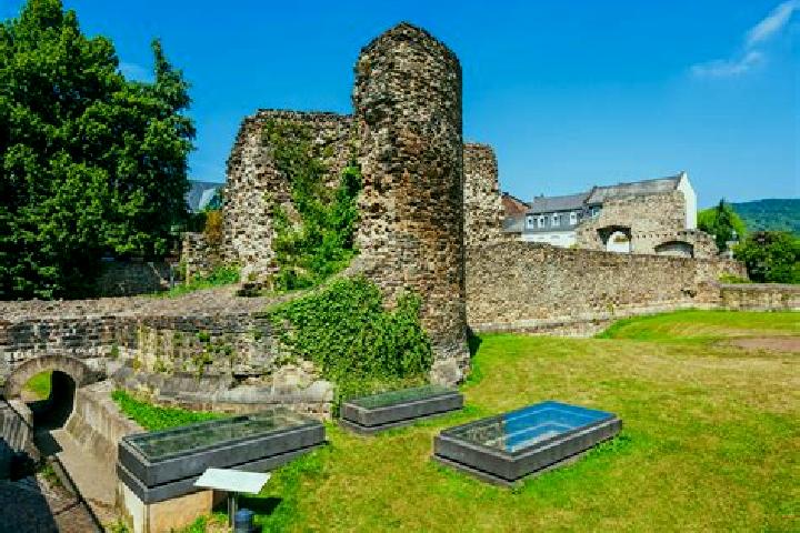 Ella, 35 — Escort in Meisenheim, Germany