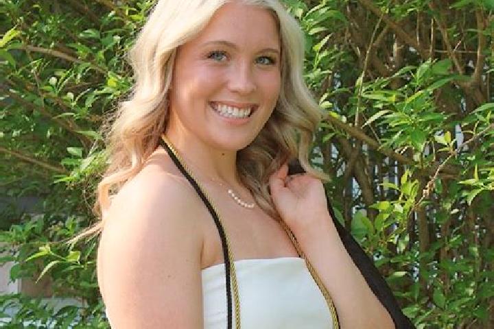 Ella, 35 — Escort in Millbury, United States