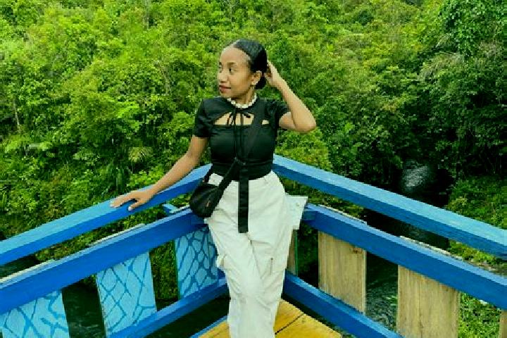 Ella, 35 — Escort in Teminabuan, Indonesia