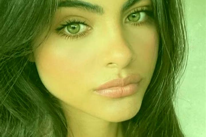 Ella, 36, a auburn amber-eyed indian companion based in Kundl. Offering Overnight, Domination, Roleplay. Available for incall and outcall, day and evening da...