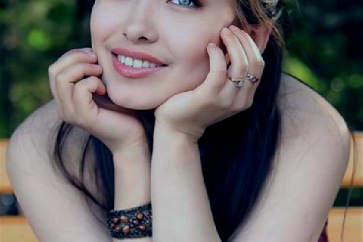 Ella, 36, a auburn blue-eyed asian companion based in Bana. Offering Travel Companion, GFE, Duos, CIM. Available for incall and outcall, day and evening dates.