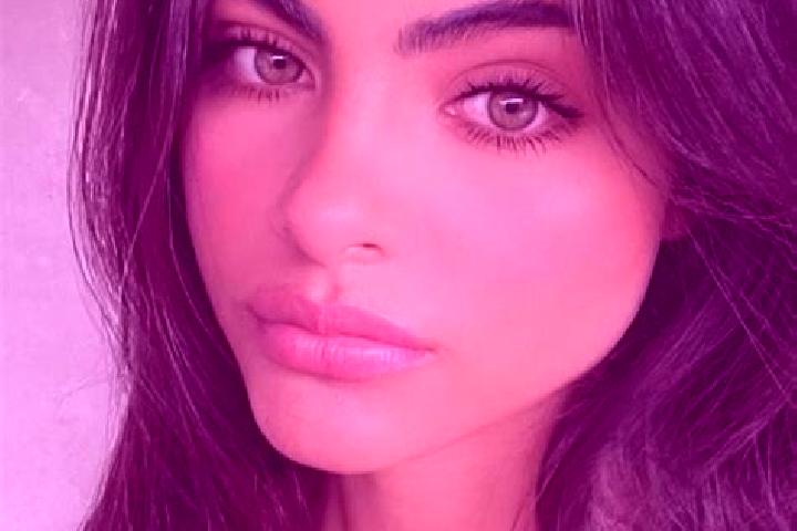 Ella, 36, a auburn dark-eyed indian companion based in Djidji. Offering OWO, Tantra, BDSM, A-Level. Available for incall and outcall, overnight bookings avai...