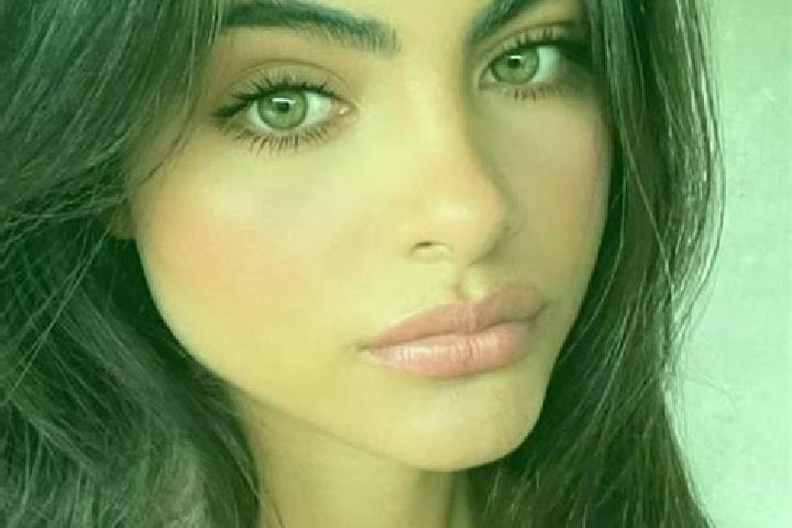 Ella, 36, a auburn hazel-eyed middle eastern companion based in Faedo. Offering Travel Companion, GFE, Tantra. Available for incall and outcall, day and even...