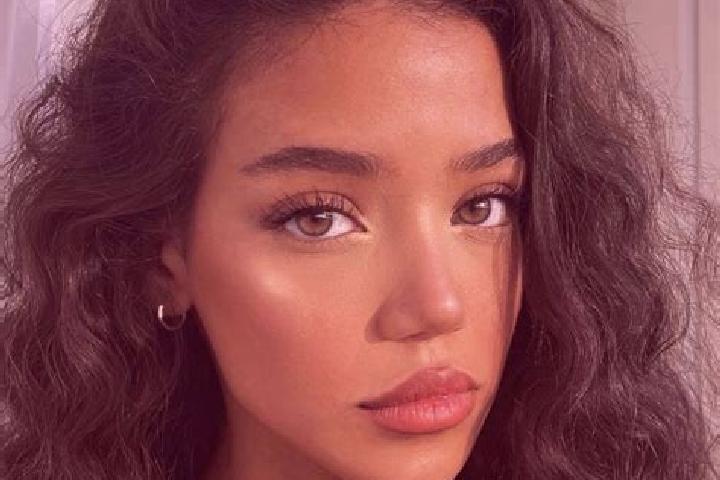 Ella, 36, a black brown-eyed middle eastern companion based in Agnone. Offering Party Girl, Duos, Deep French Kissing, 69, GFE. Available for incall and outc...