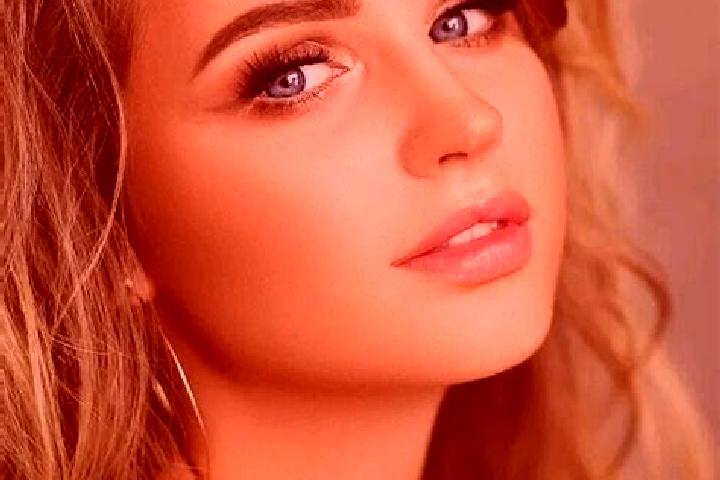 Ella, 36, a dark blonde blue-eyed ebony companion based in Drezzo. Offering Fetish, A-Level, Girlfriend Experience, Massage, Striptease. Available for incall...