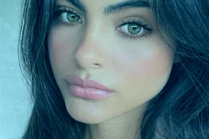 Ella, 36, a dark blonde hazel-eyed latina companion based in Dubovka. Offering 69, Overnight, Domination, Massage. Available for incall and outcall, day and ...