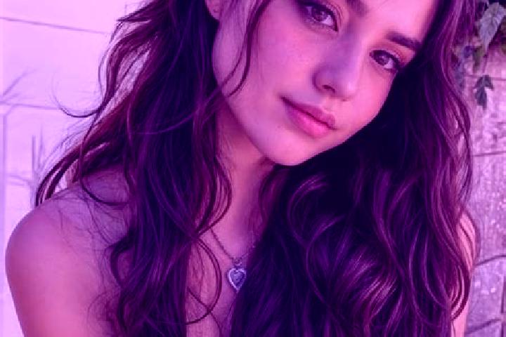 Ella, 36, a red hazel-eyed middle eastern companion based in Bosisio Parini. Offering CIM, Roleplay. Available for incall and outcall, day and evening dates.