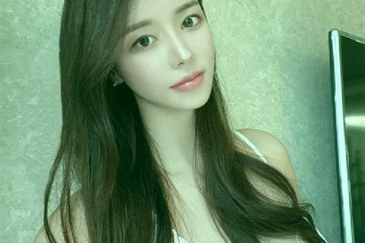 Ella, 36 — Escort in Beixinjie, China
