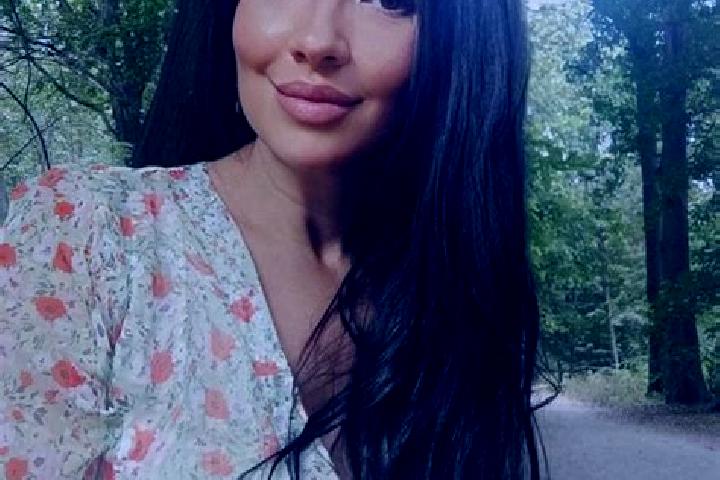 Ella, 36 — Escort in Bila Krynytsia, Ukraine